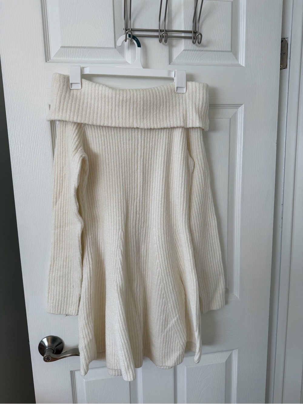 H&M Rib Knit Off-Shoulder Dress - Picture 3 of 4